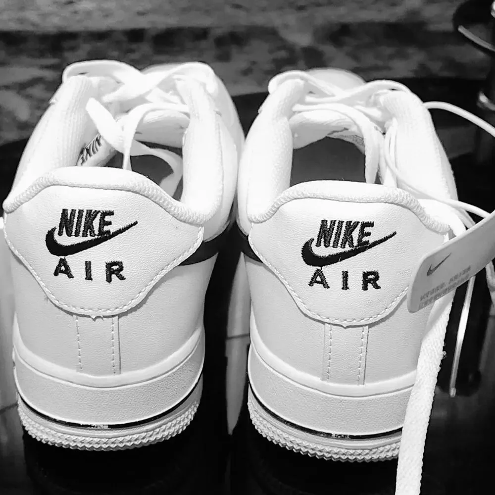 Brand new men’s White low-top sneakers with a clean streetwear look